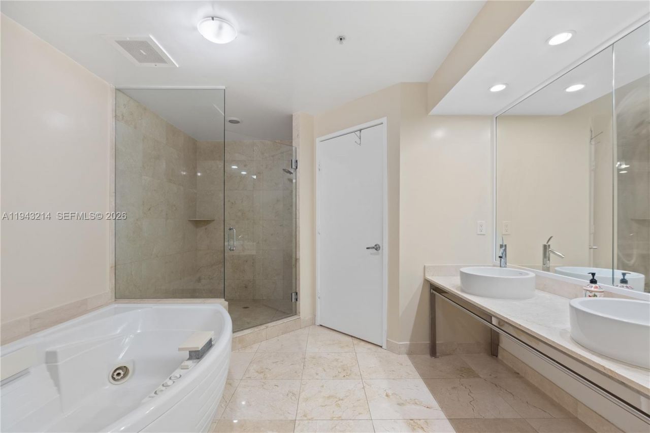 16275 Collins Ave, Unit 902, Sunny Isles Beach, FL 33160 Photo