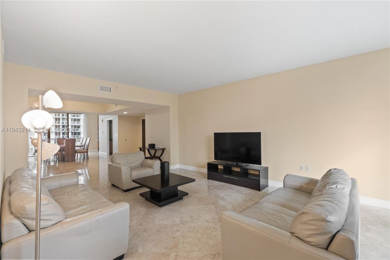 16275 Collins Ave, Unit 902, Sunny Isles Beach, FL 33160 Photo