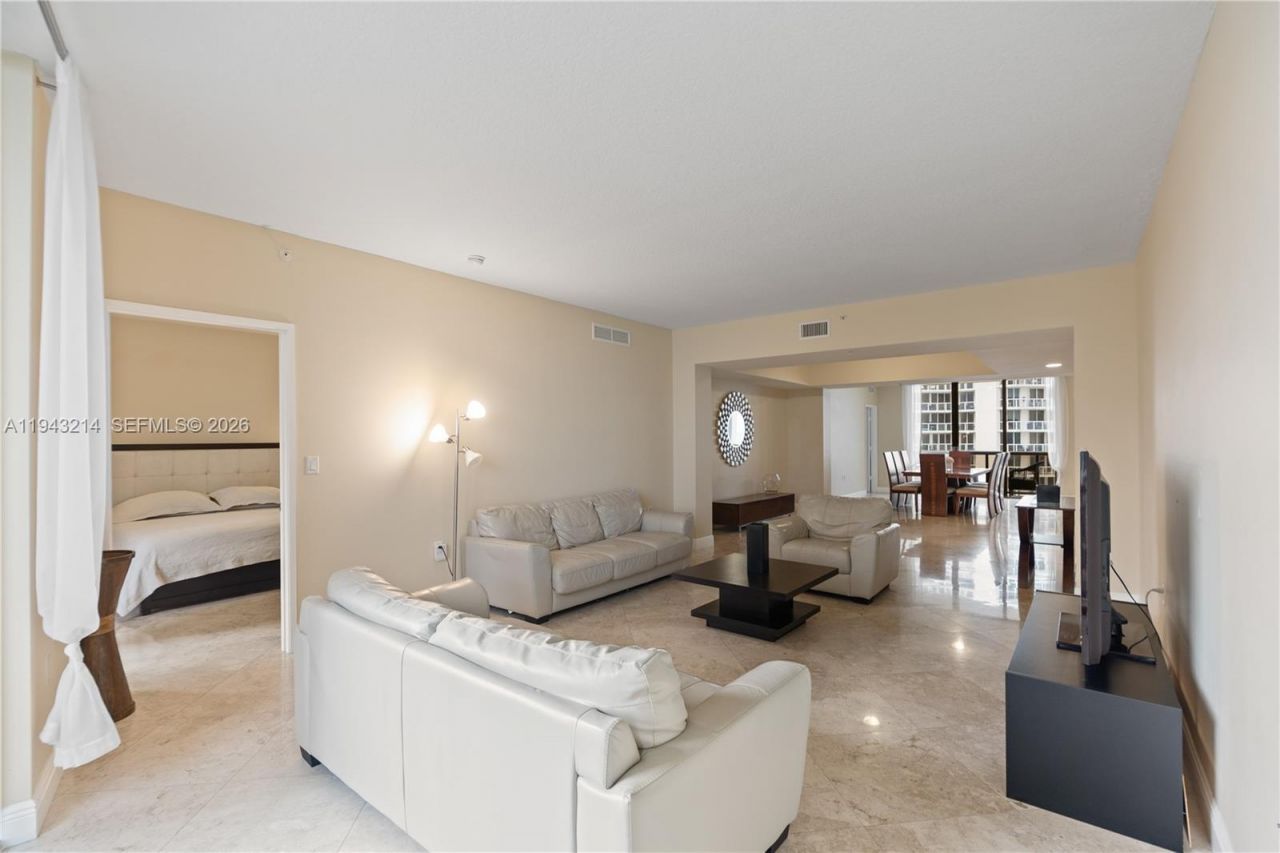 16275 Collins Ave, Unit 902, Sunny Isles Beach, FL 33160 Photo