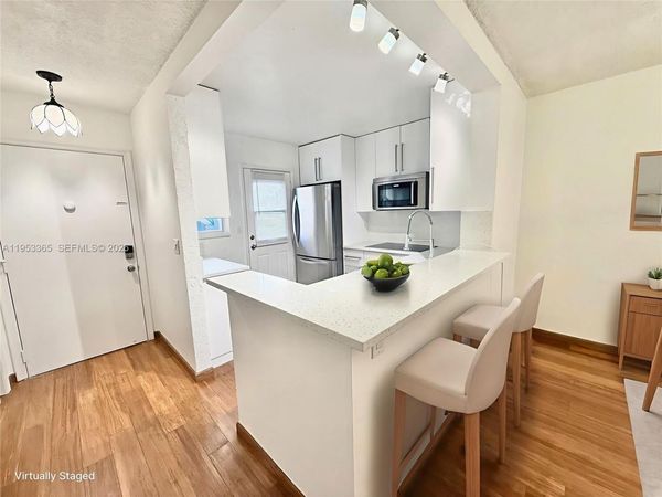 901 NE 14th Ave , Unit 104, Hallandale Beach, FL 33009