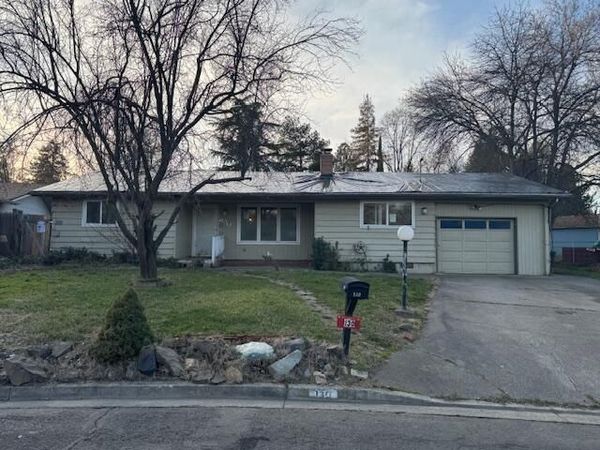 130 Sharon Drive, Phoenix, OR 97535