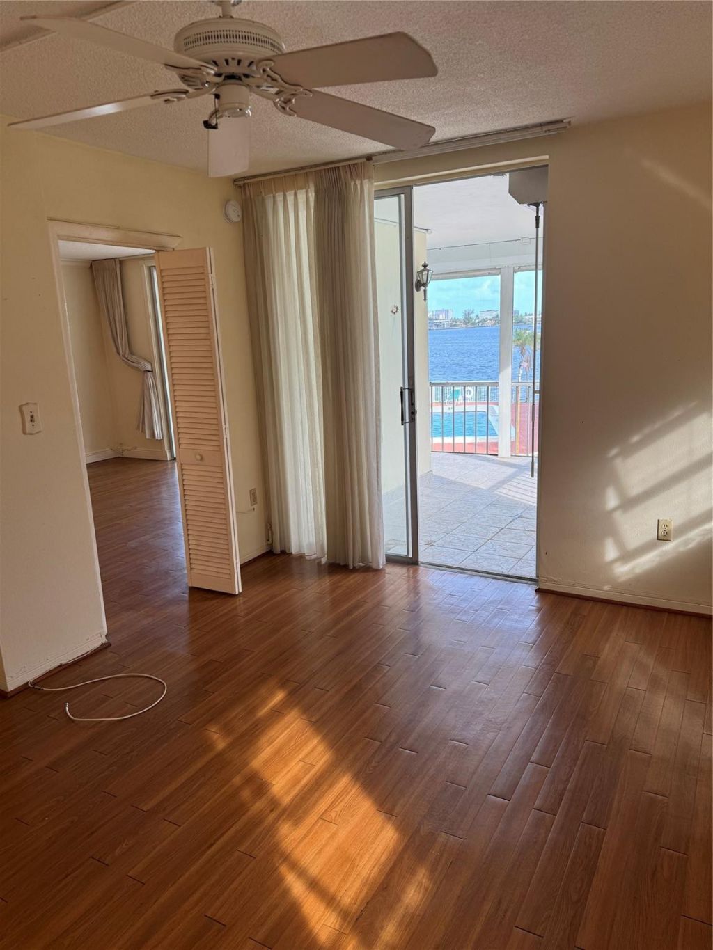 2910 Point Drive, Unit M214, Aventura, FL 33160 Photo