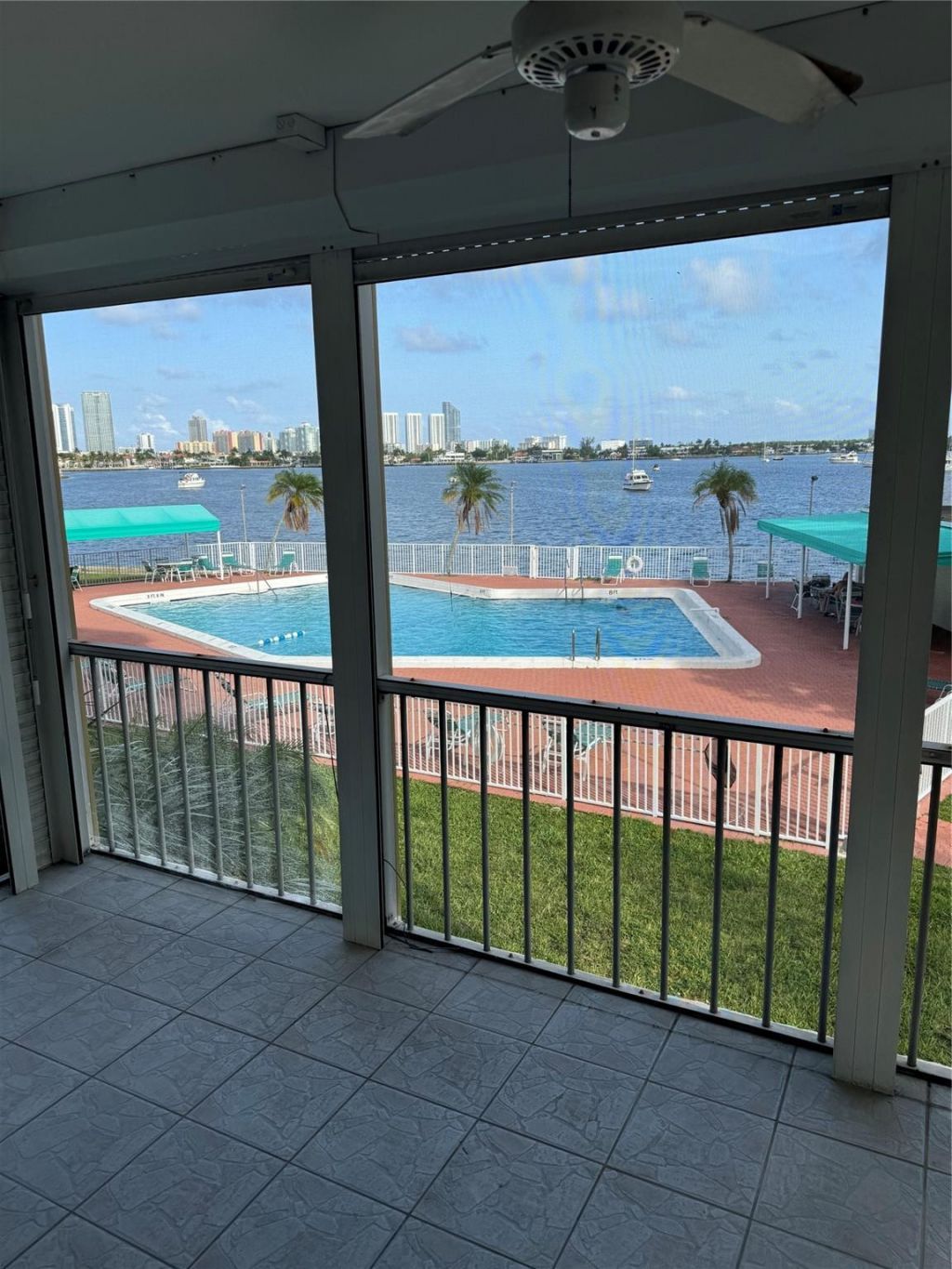 2910 Point Drive, Unit M214, Aventura, FL 33160 Photo