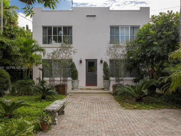 1360 SW 14th St , Miami, FL 33145