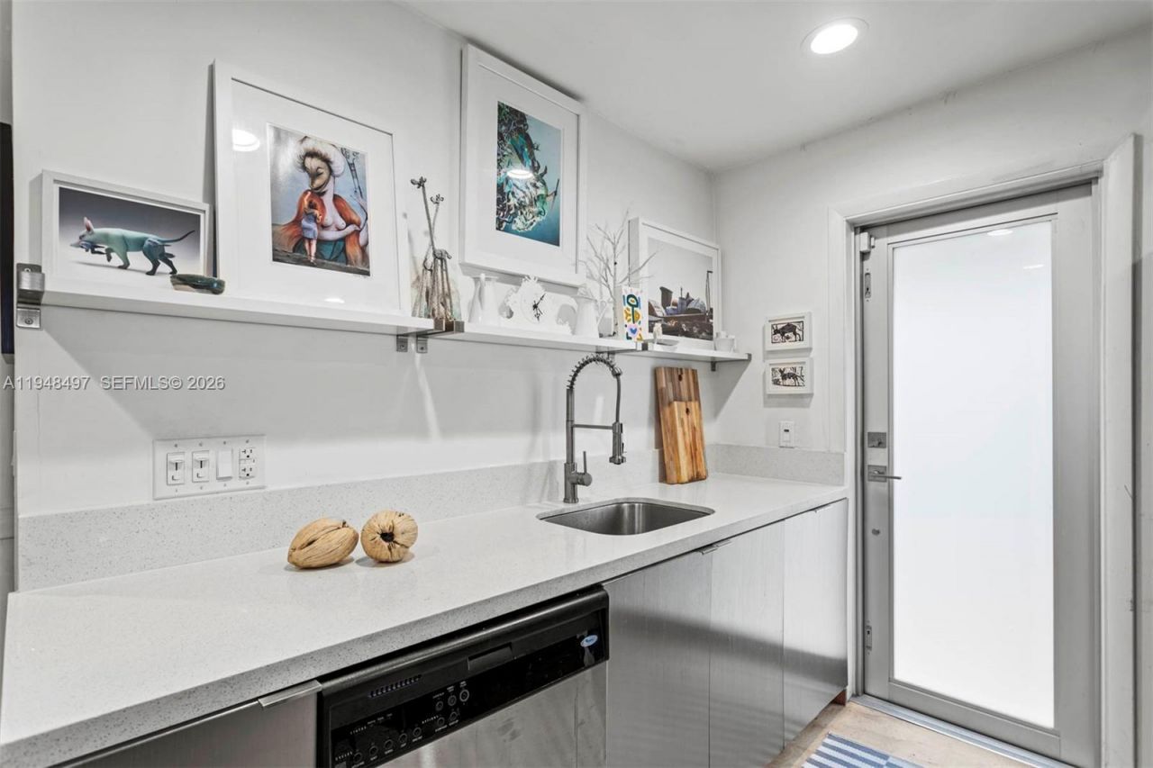 1360 SW 14th St , Miami, FL 33145 Photo