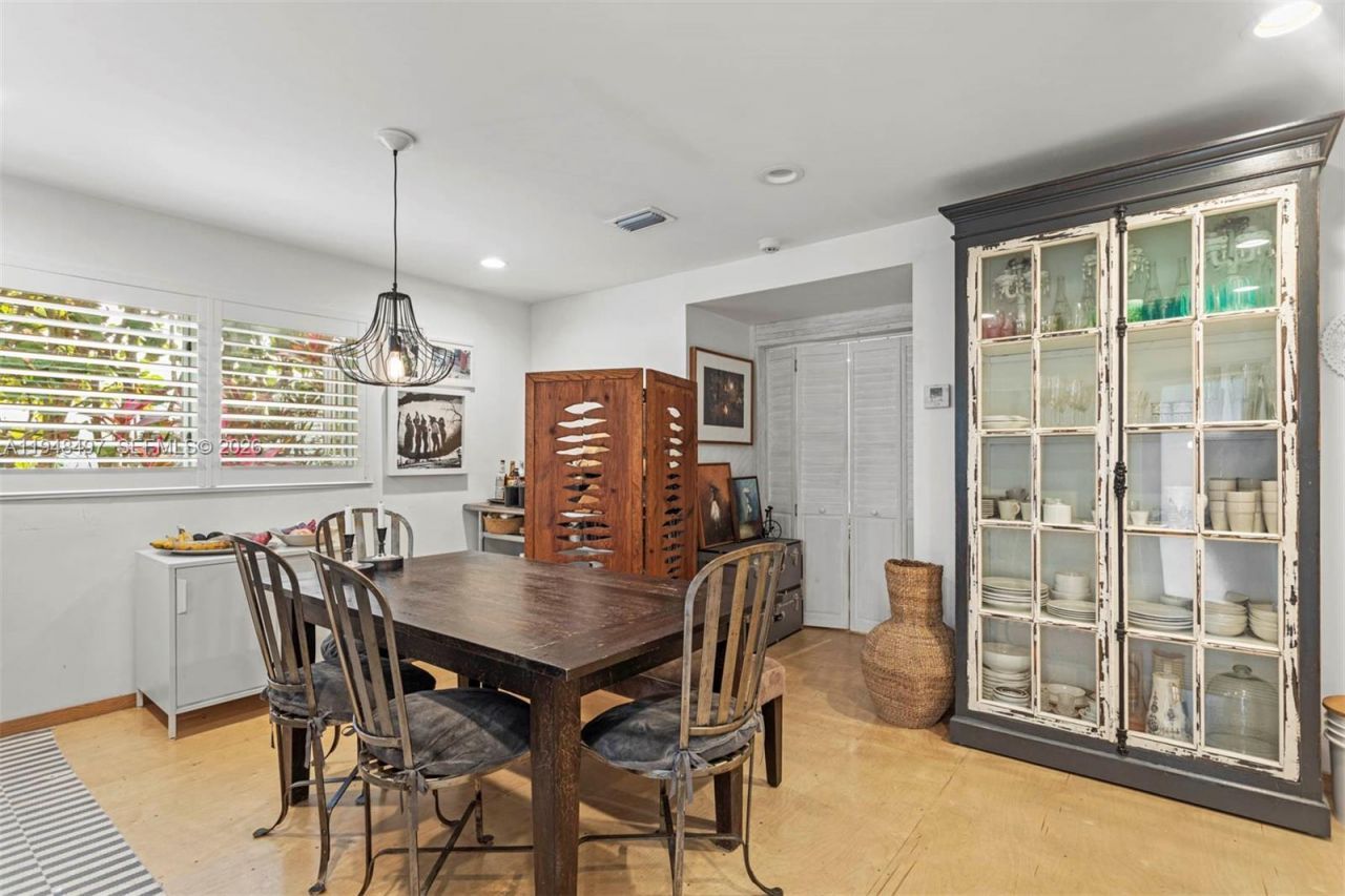 1360 SW 14th St , Miami, FL 33145 Photo