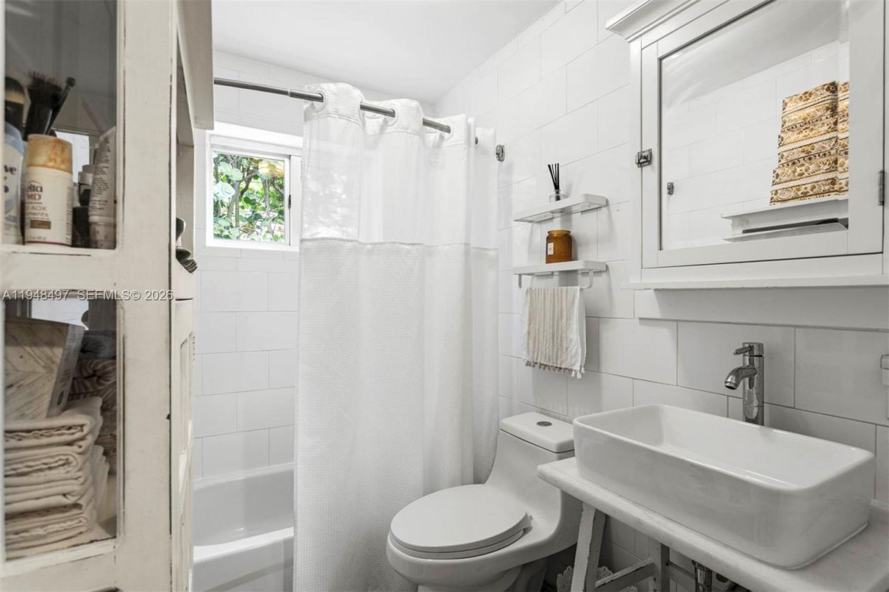 1360 SW 14th St , Miami, FL 33145 Photo