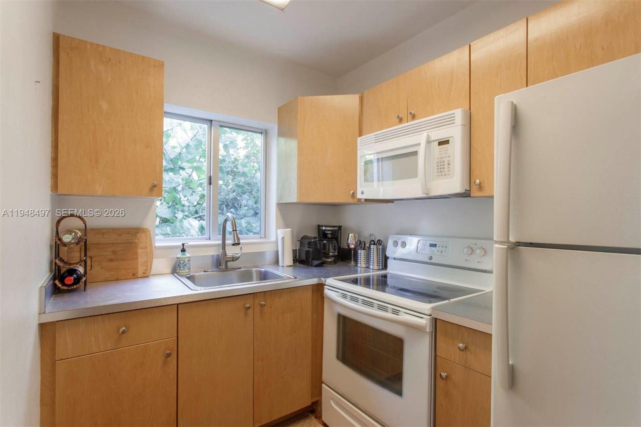 1360 SW 14th St , Miami, FL 33145 Photo