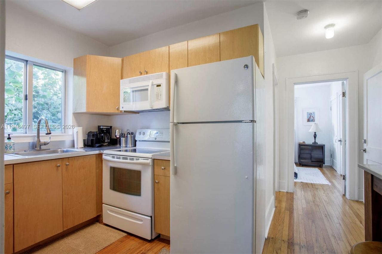 1360 SW 14th St , Miami, FL 33145 Photo