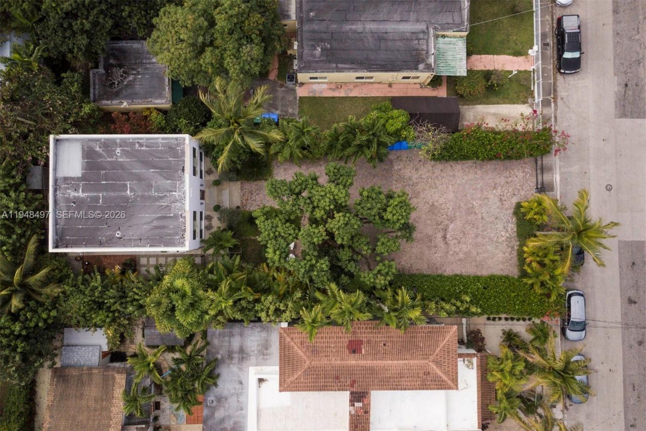 1360 SW 14th St , Miami, FL 33145 Photo