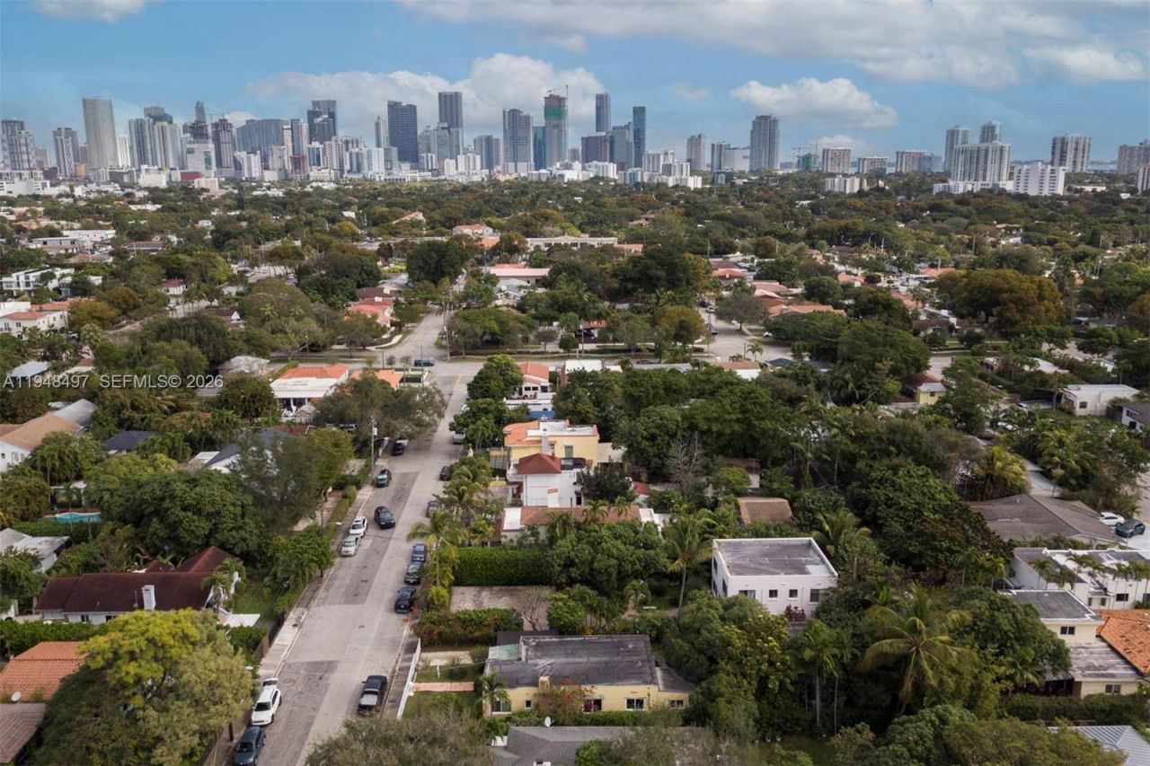 1360 SW 14th St , Miami, FL 33145 Photo