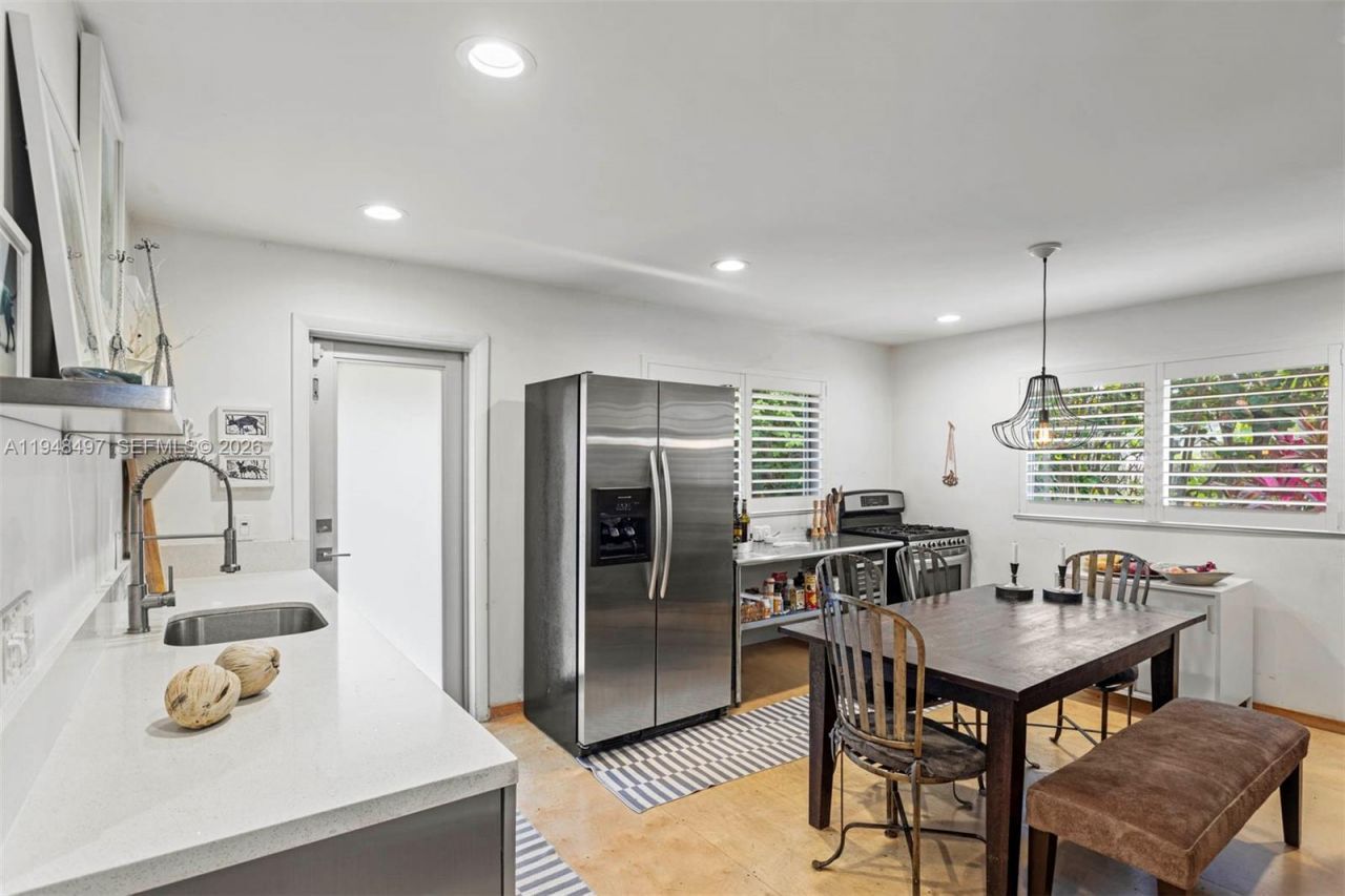 1360 SW 14th St , Miami, FL 33145 Photo