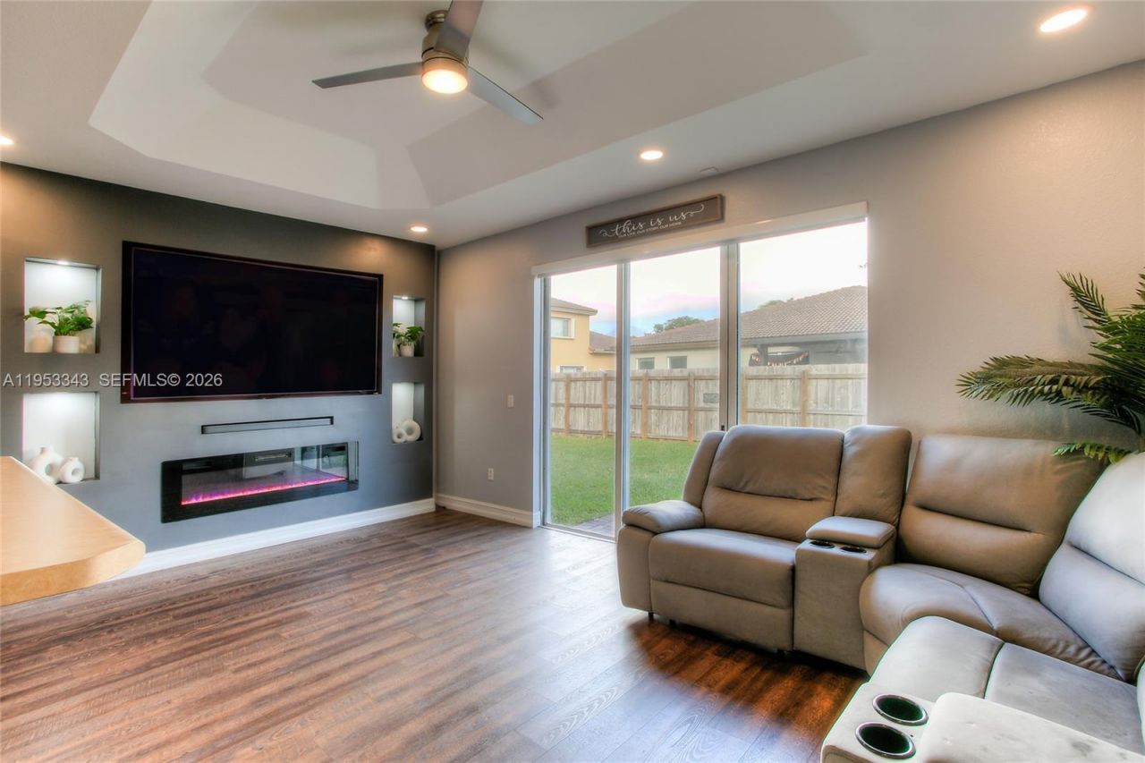 1481 NE 40th Ave, Homestead, FL 33033 Photo