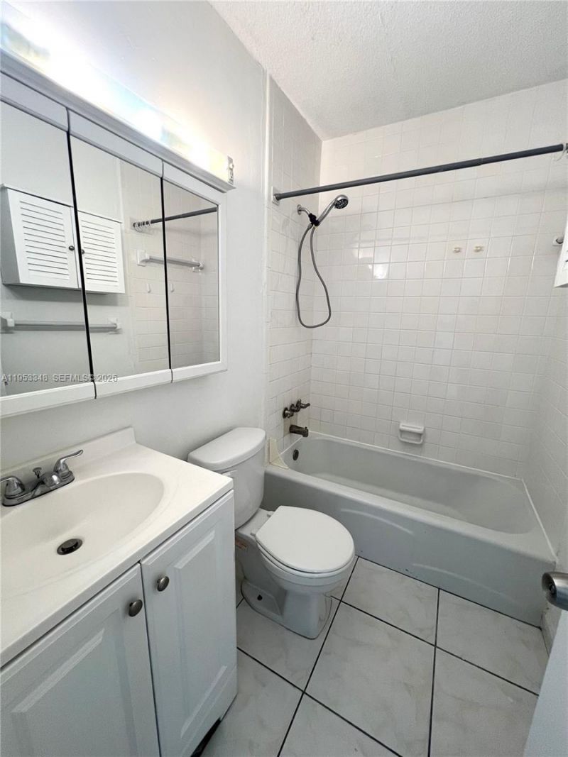 1800 79th St Cswy, Unit A305, North Bay Village, FL 33141 Photo