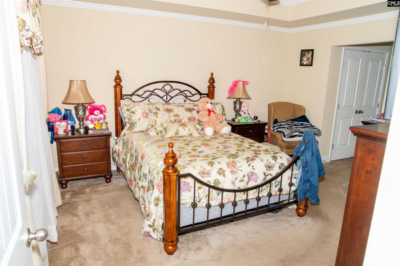 148 Fox Squirrel Circle Photo 25