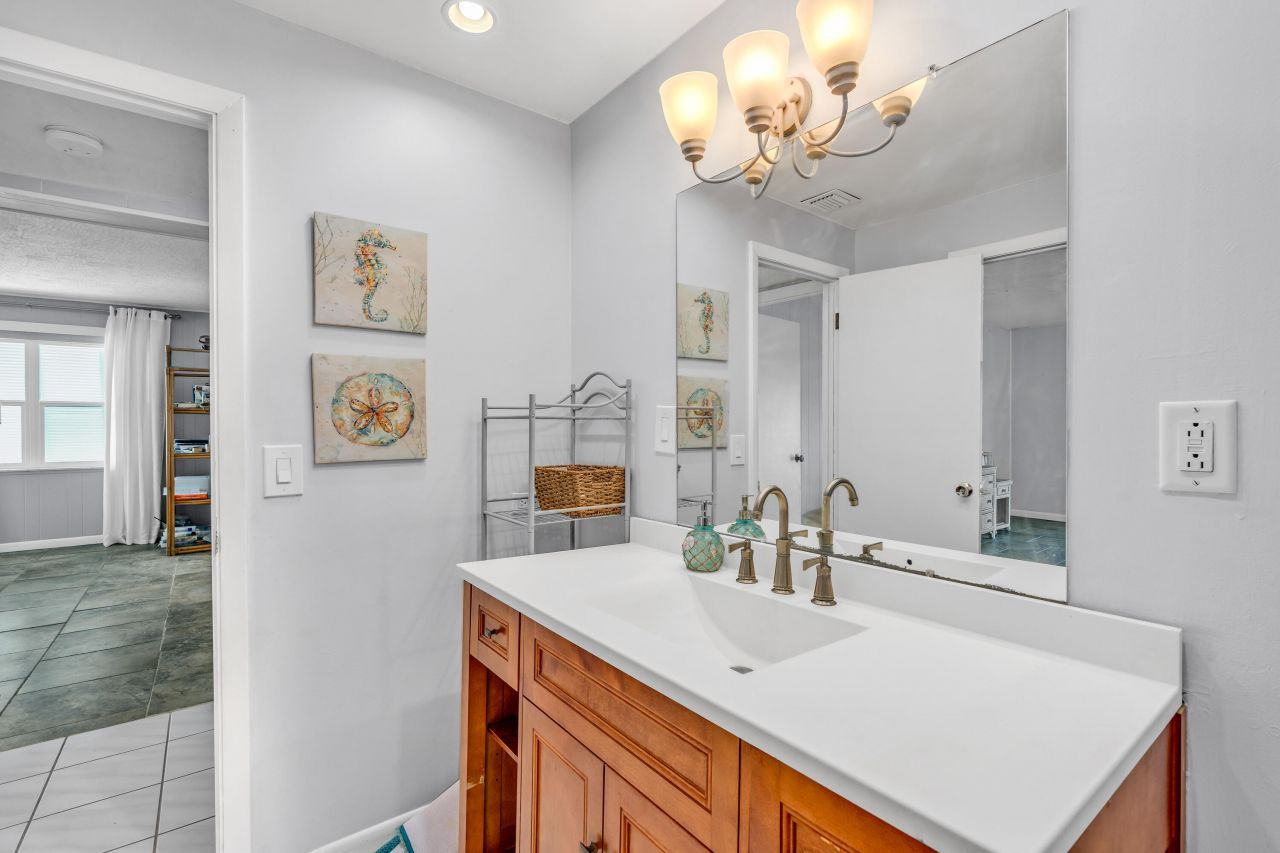 233 Ann Bonny Drive, Key Largo, FL 33037 Photo