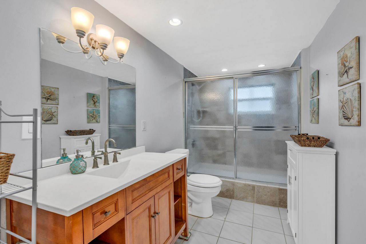 233 Ann Bonny Drive, Key Largo, FL 33037 Photo