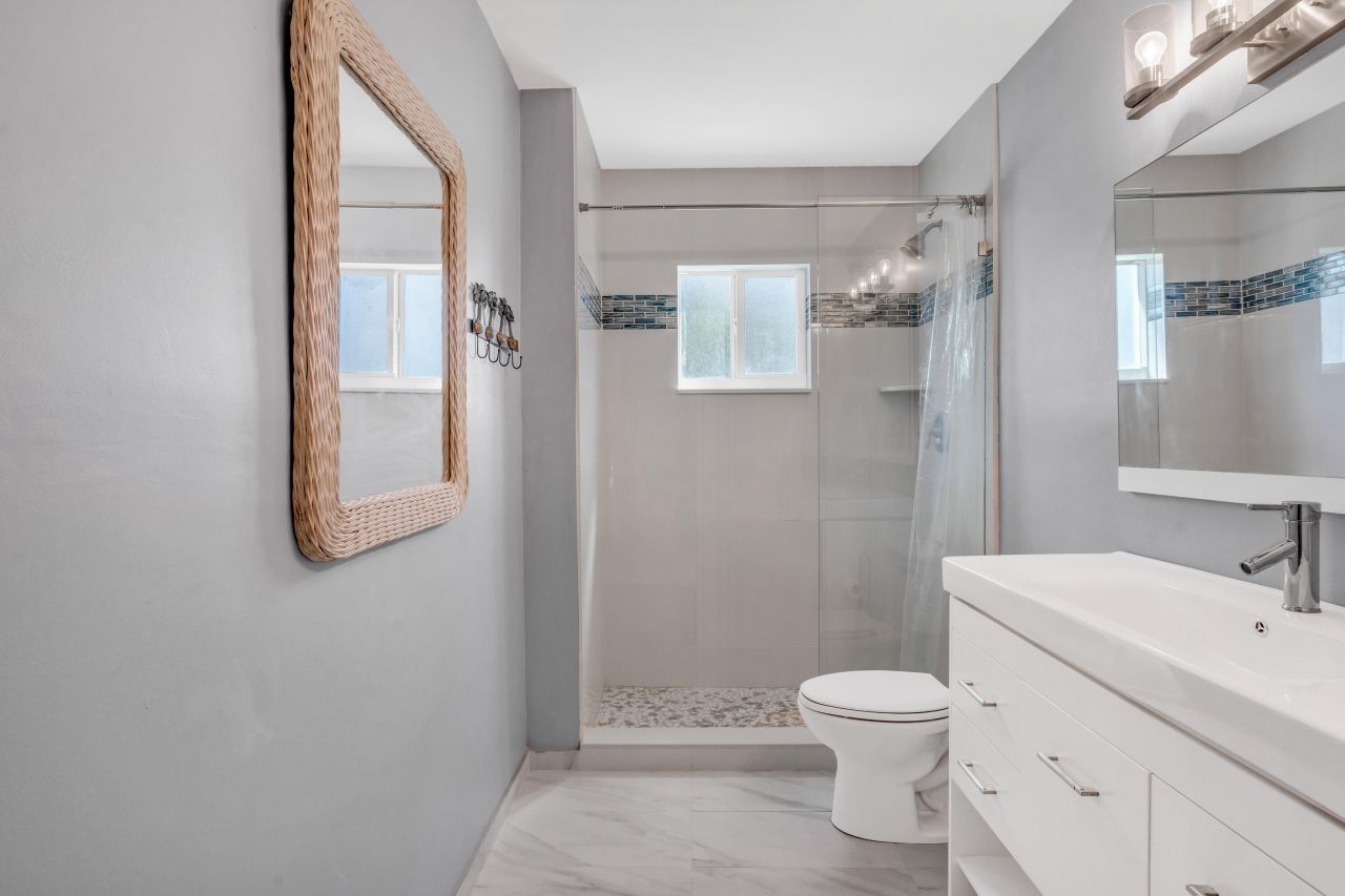 233 Ann Bonny Drive, Key Largo, FL 33037 Photo