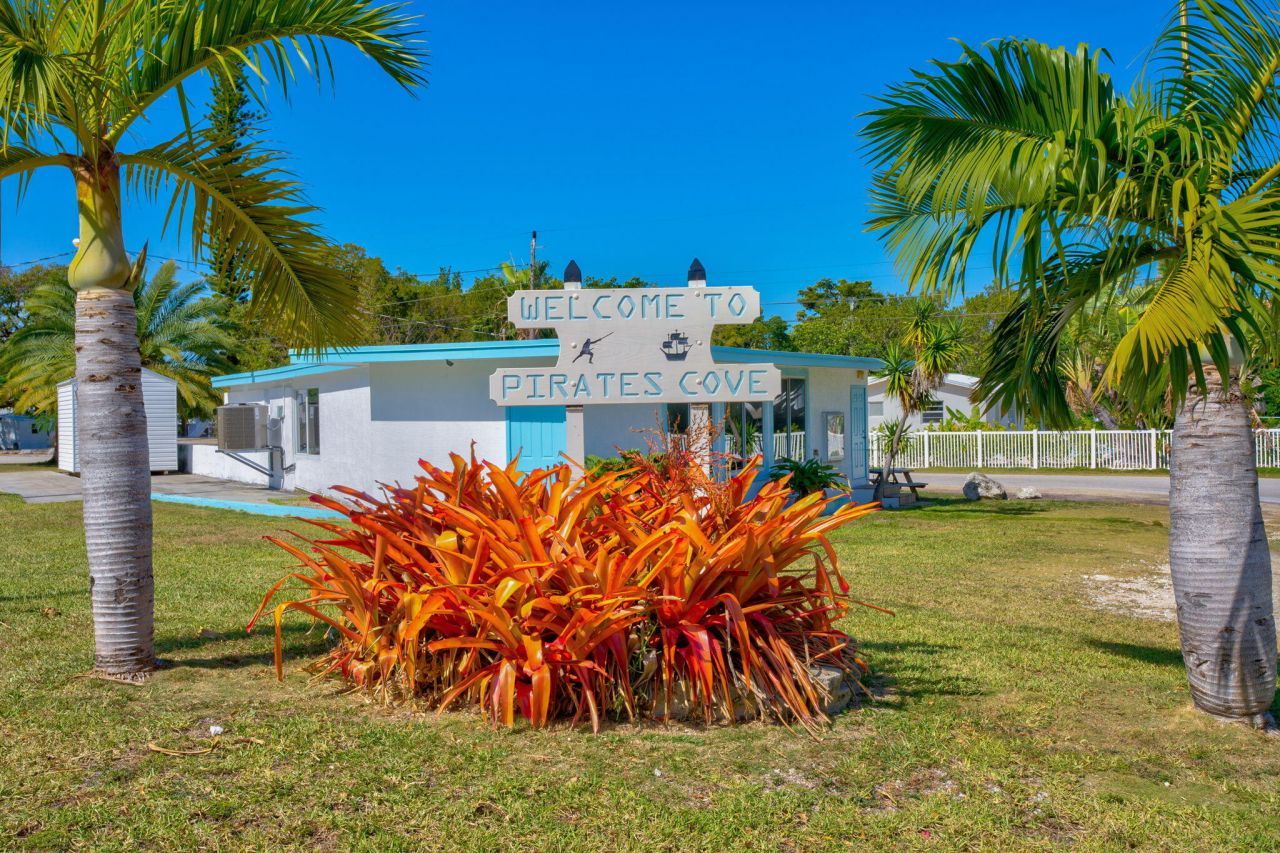 233 Ann Bonny Drive, Key Largo, FL 33037 Photo