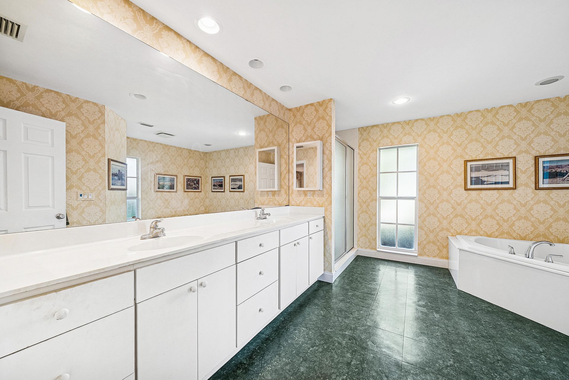 416 S Country Club Drive, Atlantis, FL 33462 Photo