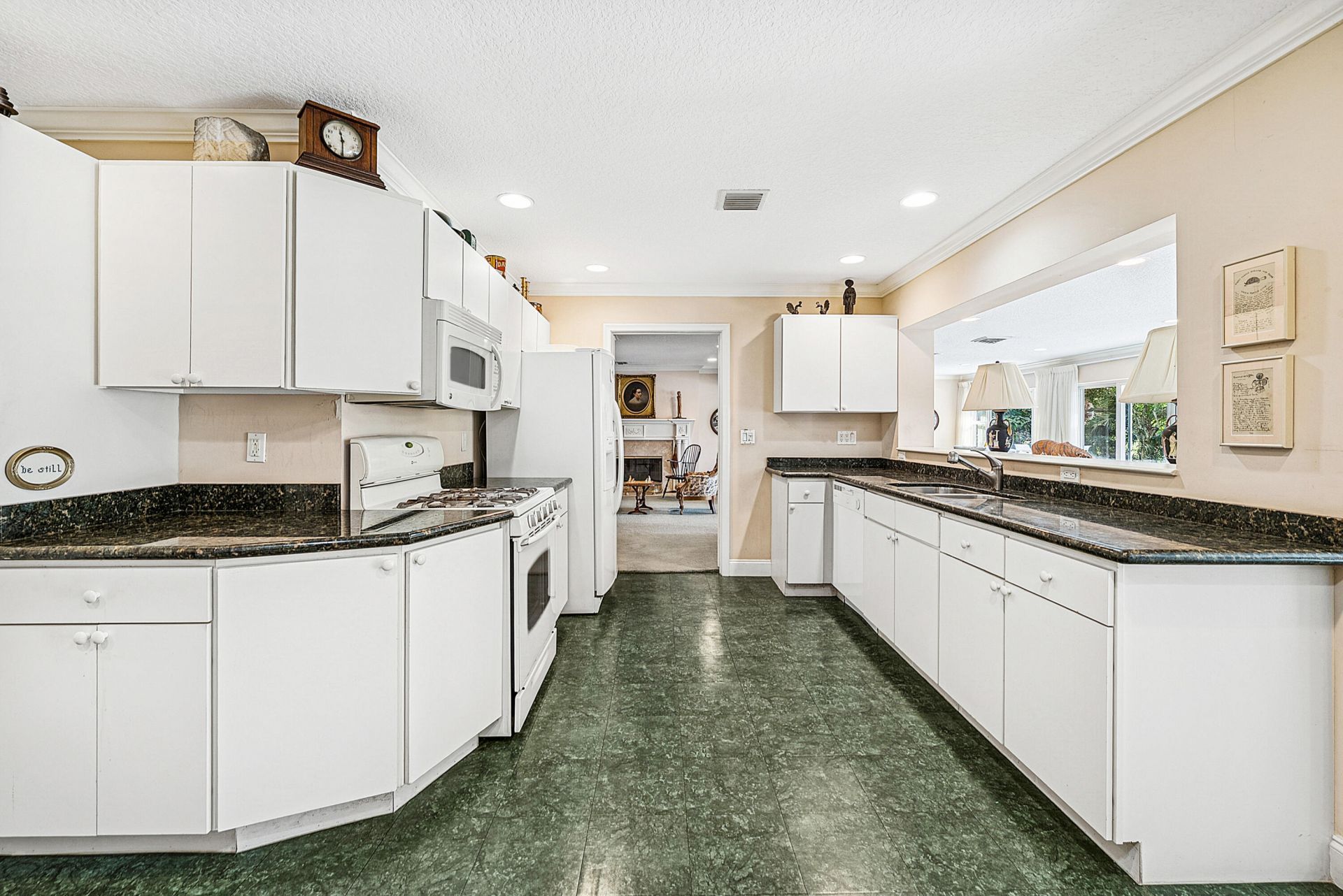 416 S Country Club Drive, Atlantis, FL 33462 Photo