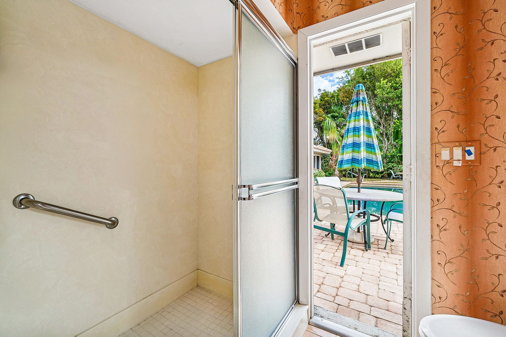 416 S Country Club Drive, Atlantis, FL 33462 Photo