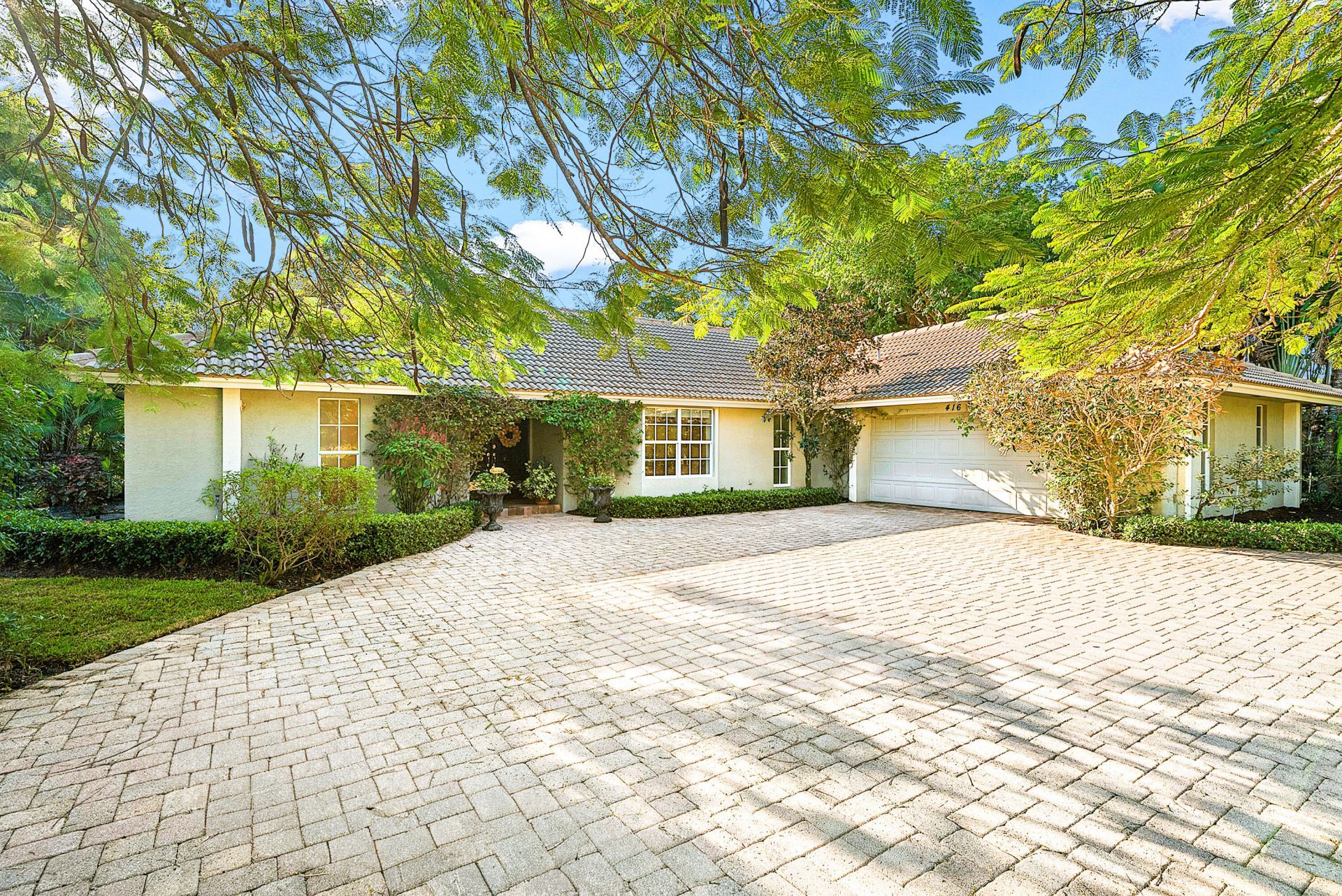 416 S Country Club Drive, Atlantis, FL 33462 Photo