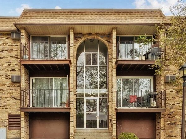 1035 Higgins QuarterS Drive, Unit 4-205, Hoffman Estates, IL 60194