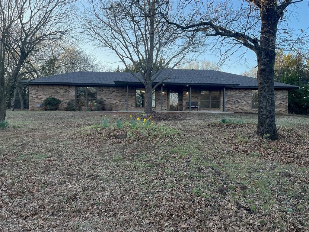 1201 Rolling Hills Drive Harrah, OK 