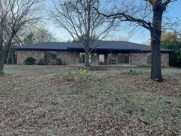 1201 Rolling Hills Drive, Harrah, OK 73045
