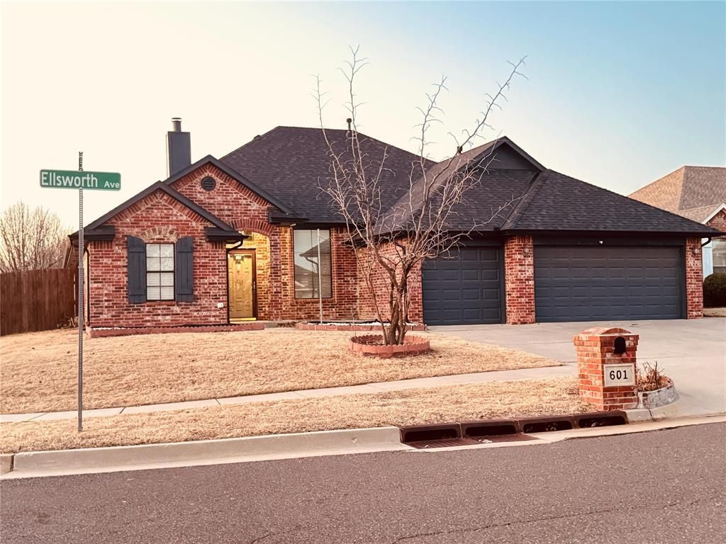 601 Ellsworth Avenue, Yukon, OK 73099 Main Photo