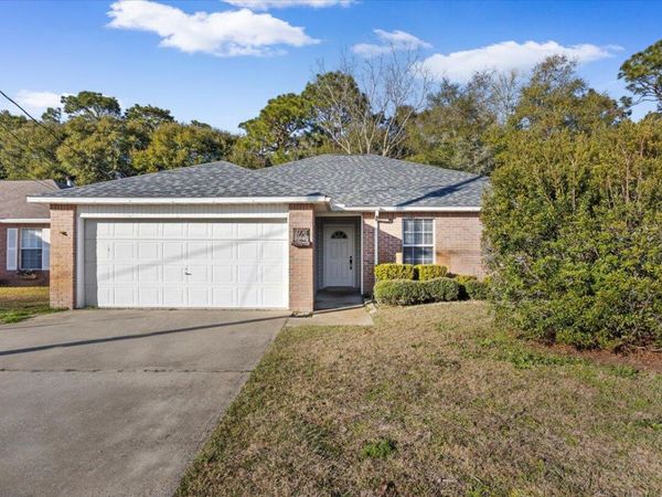 924 Emily Circle, Fort Walton Beach, FL 32547