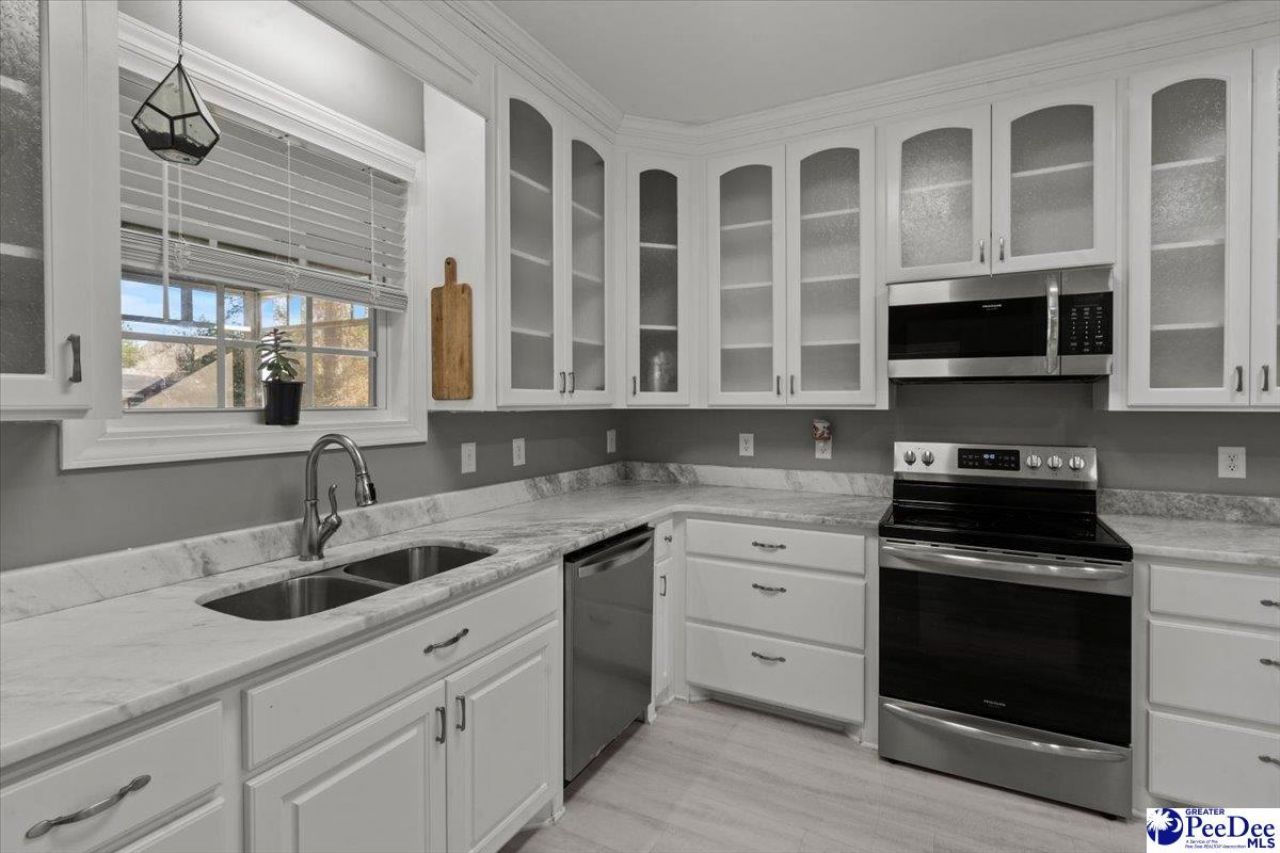 528 Azalea Drive Photo 13