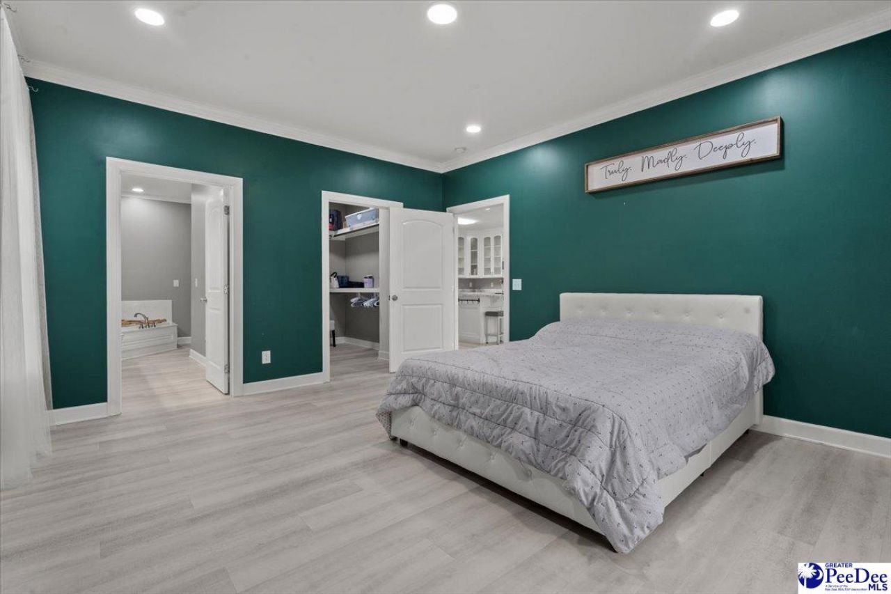 528 Azalea Drive Photo 17