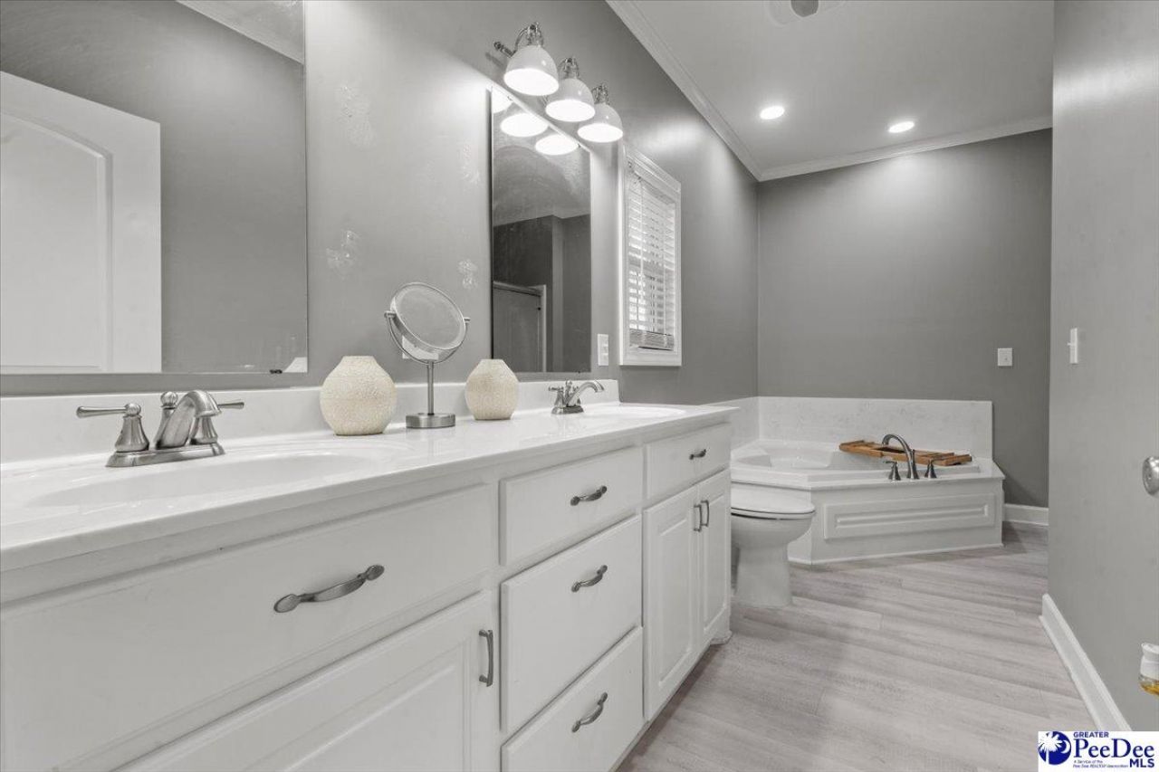 528 Azalea Drive Photo 19