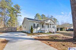 528 Azalea Drive photo 4