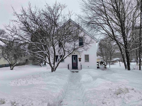 908 Erie Avenue, Crystal Falls, MI 49920