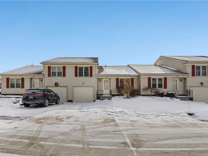 5279 Creekside Boulevard, Unit V43, Brunswick Hills, OH 44212 Photo 2