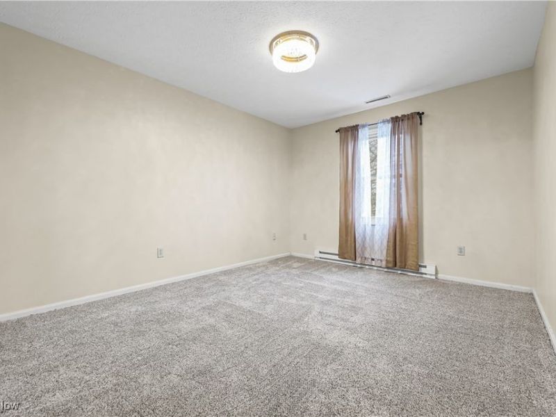5279 Creekside Boulevard, Unit V43, Brunswick Hills, OH 44212 Photo 21