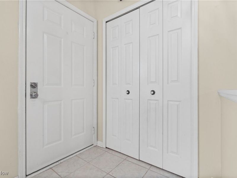 5279 Creekside Boulevard, Unit V43, Brunswick Hills, OH 44212 Photo 5