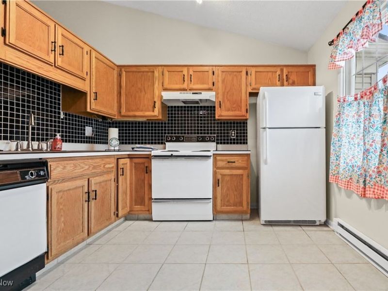 5279 Creekside Boulevard, Unit V43, Brunswick Hills, OH 44212 Photo 8