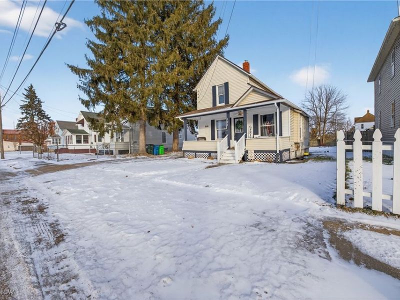 131 15th Street NW, Barberton, OH 44203 Photo 3