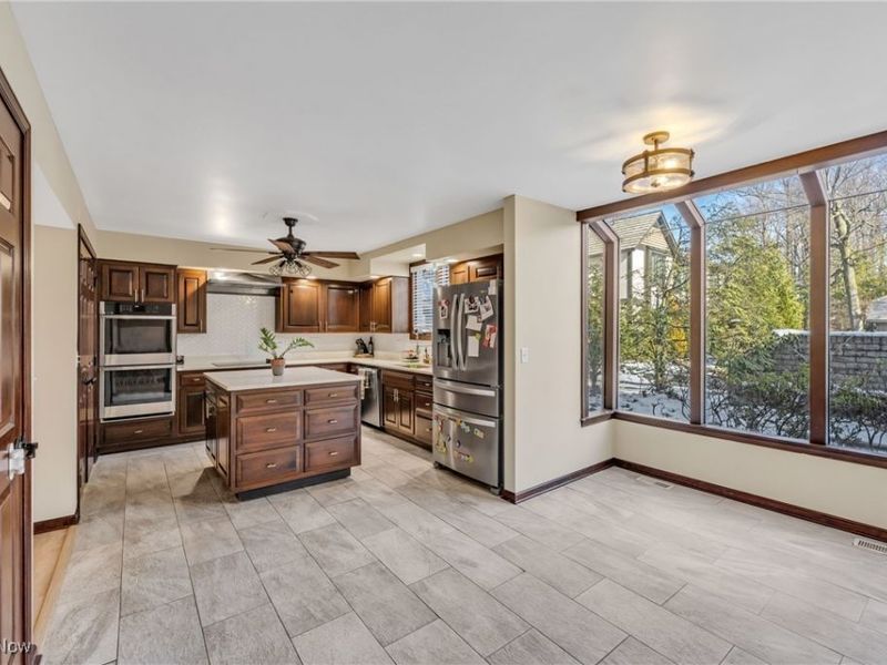 10 Hidden Valley Drive, Unit 10, Rocky River, OH 44116 Photo 14