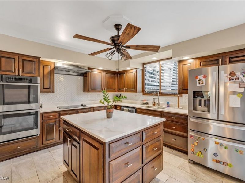 10 Hidden Valley Drive, Unit 10, Rocky River, OH 44116 Photo 15