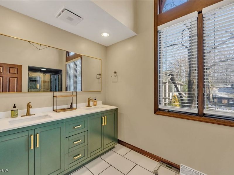 10 Hidden Valley Drive, Unit 10, Rocky River, OH 44116 Photo 24