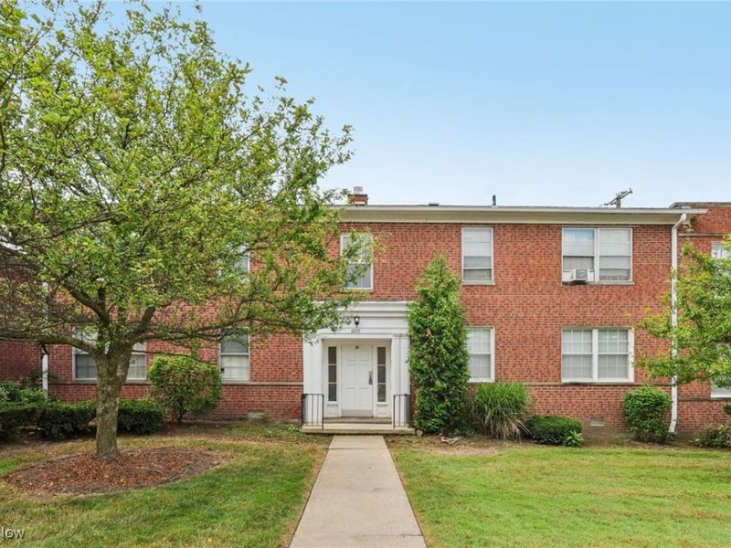 3279 Warrensville Center Road, Unit 15-D, Shaker Heights, OH 44122 Photo 1