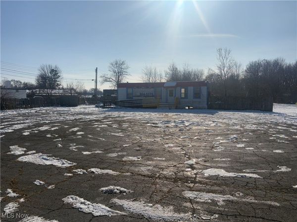 42953 N Ridge Road, Elyria, OH 44035