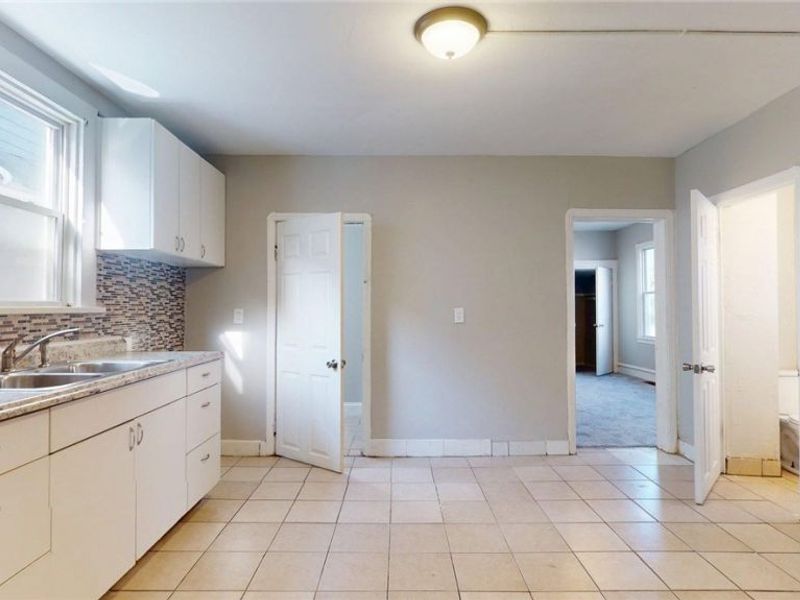 3523 Walton Avenue, Cleveland, OH 44113 Photo 13