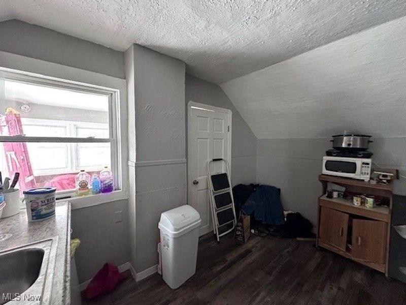 3523 Walton Avenue, Cleveland, OH 44113 Photo 30