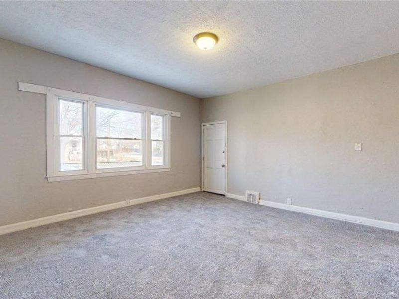 3523 Walton Avenue, Cleveland, OH 44113 Photo 5